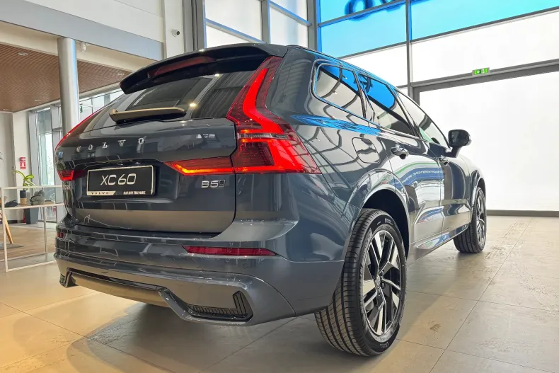 Volvo XC60 din 2025 cu 9 km - oferta VOL189931 - foto 5