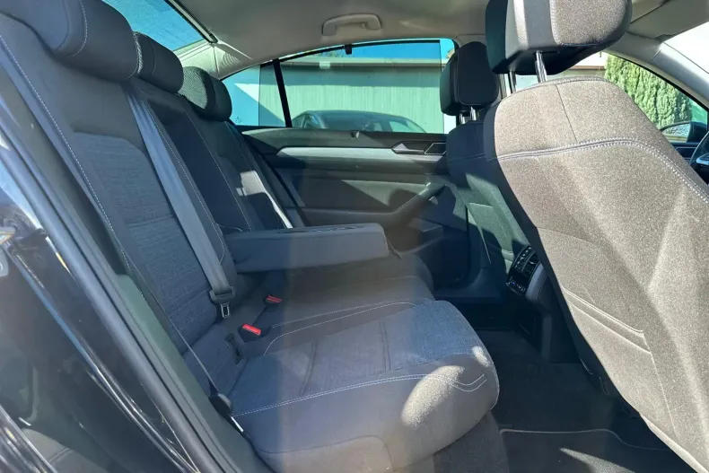 Volkswagen Passat din 2021 cu 97.600 km - oferta VOL189942 - foto 19