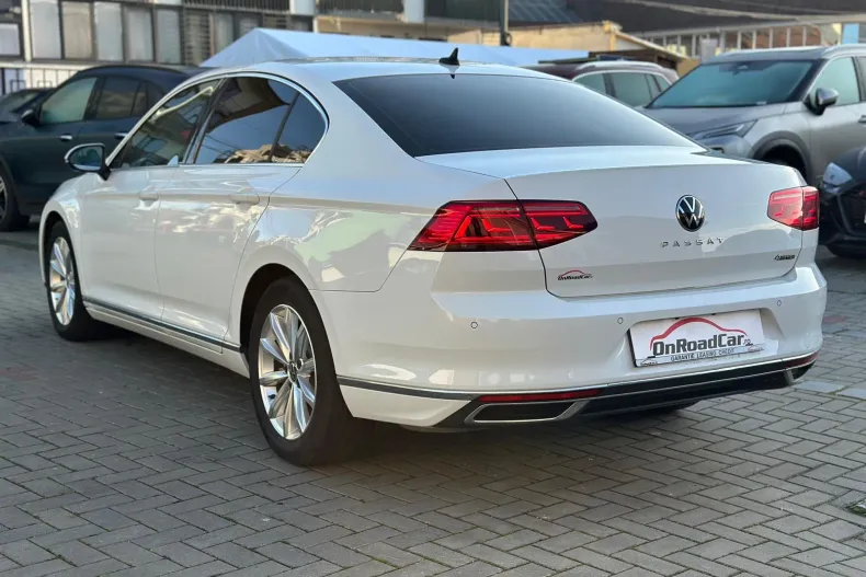 Volkswagen Passat din 2020 cu 66.041 km - oferta VOL189944 - foto 3