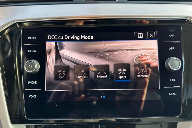 Volkswagen Passat din 2020 cu 66.041 km - oferta VOL189944 - foto 32