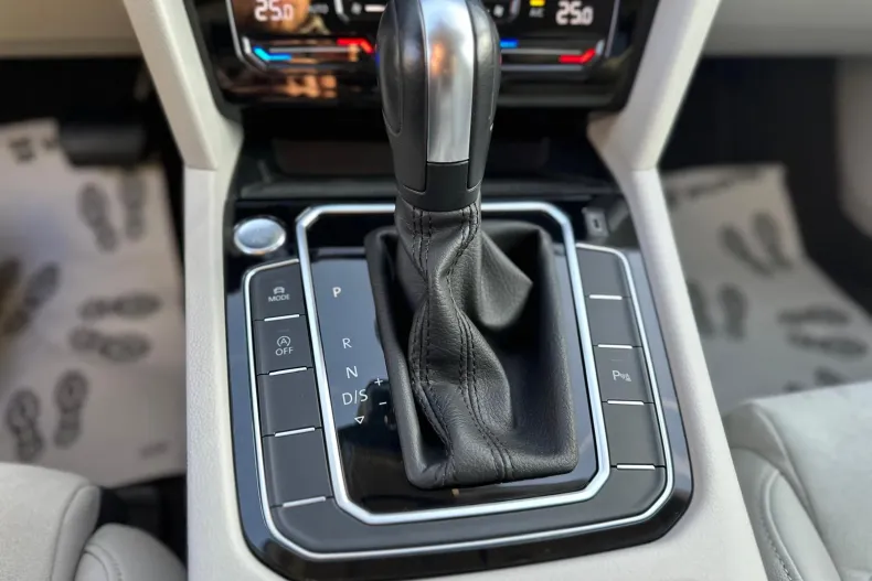 Volkswagen Passat din 2020 cu 66.041 km - oferta VOL189944 - foto 35