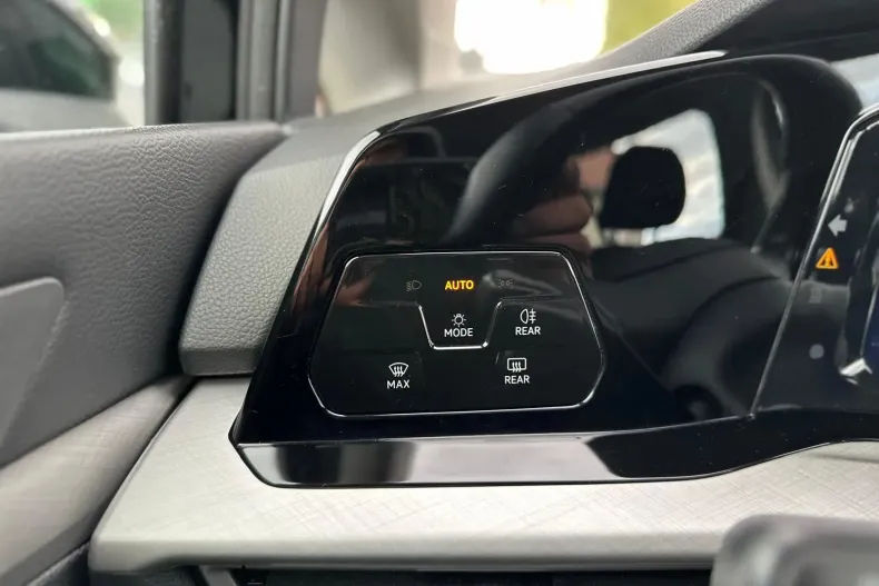 Volkswagen Golf din 2022 cu 133.687 km - oferta VOL189948 - foto 23