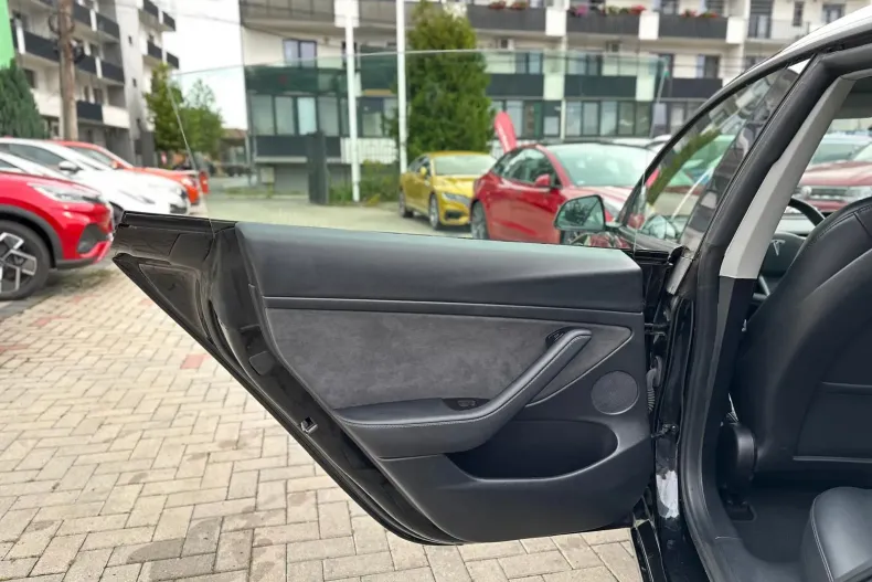 Tesla Model 3 din 2021 cu 57.793 km - oferta TES189952 - foto 38