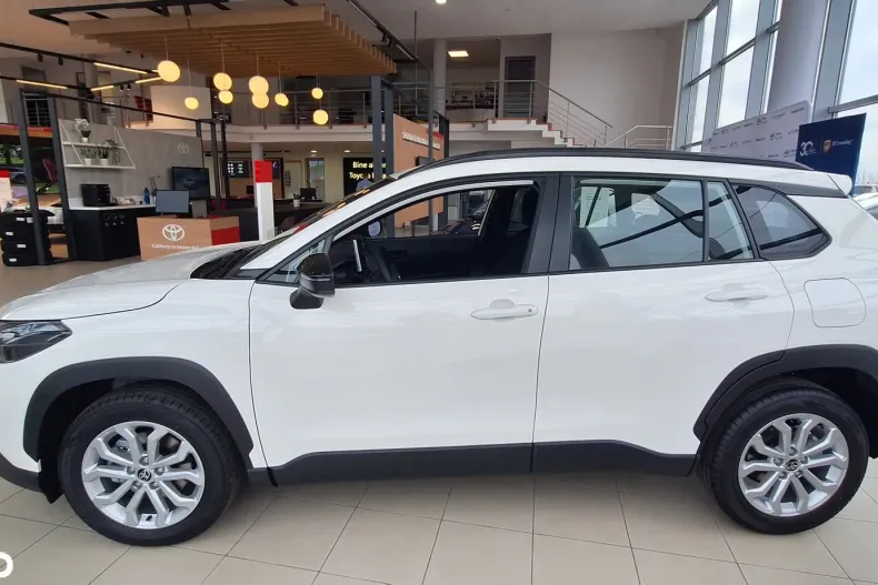Toyota Corolla Cross din 2025 cu 1 km - oferta TOY189955 - foto 2