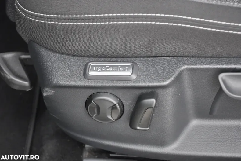 Volkswagen Passat din 2023 cu 26.514 km - oferta VOL189965 - foto 13