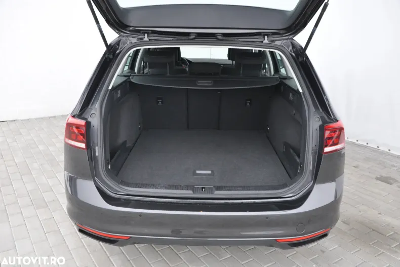 Volkswagen Passat din 2023 cu 26.514 km - oferta VOL189965 - foto 23