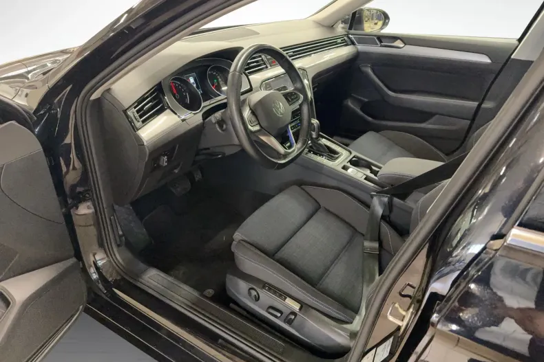 Volkswagen Passat din 2021 cu 69.596 km - oferta VOL189969 - foto 15