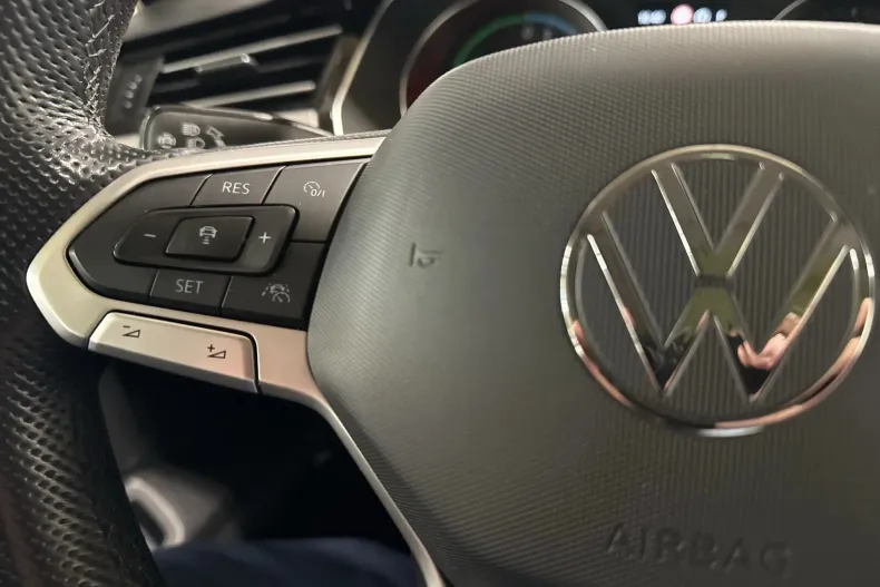 Volkswagen Passat din 2021 cu 69.596 km - oferta VOL189969 - foto 20