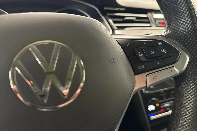 Volkswagen Passat din 2021 cu 69.596 km - oferta VOL189969 - foto 22