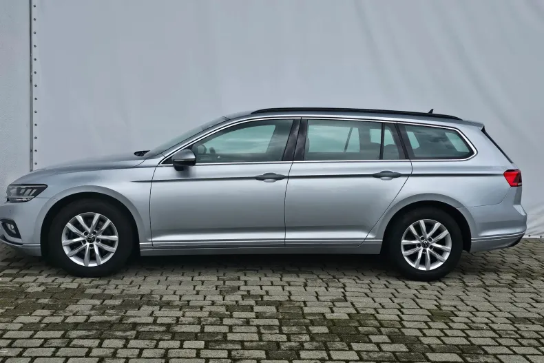 Volkswagen Passat din 2022 cu 121.808 km - oferta VOL189987 - foto 2