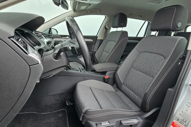 Volkswagen Passat din 2022 cu 121.808 km - oferta VOL189987 - foto 8