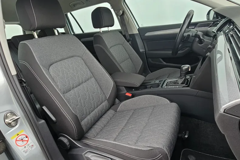 Volkswagen Passat din 2022 cu 121.808 km - oferta VOL189987 - foto 13