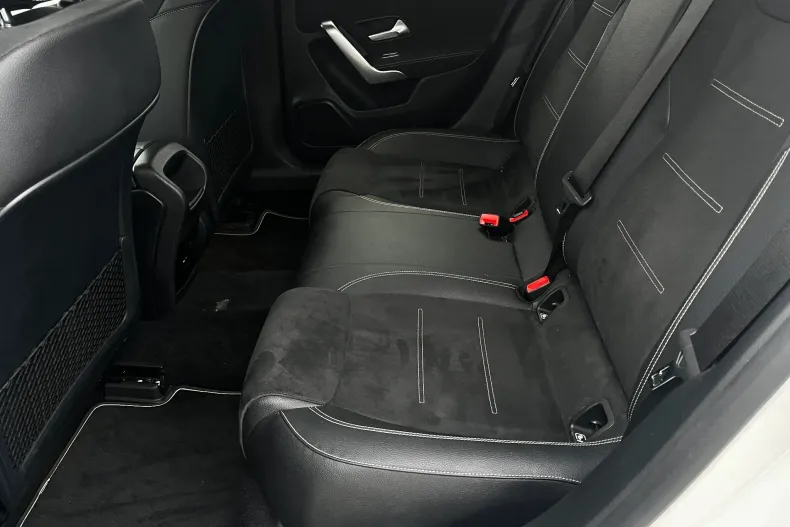 Mercedes-Benz A 250 (Clasa A) din 2020 cu 44.348 km - oferta MER190028 - foto 11