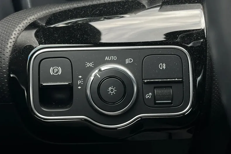 Mercedes-Benz A 250 (Clasa A) din 2020 cu 44.348 km - oferta MER190028 - foto 19