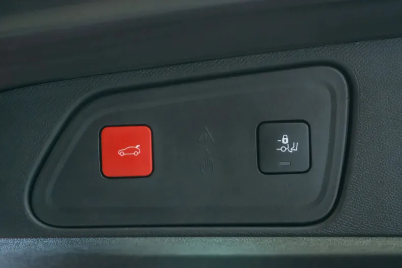 Peugeot 3008 din 2022 cu 38.179 km - oferta PEU190036 - foto 21