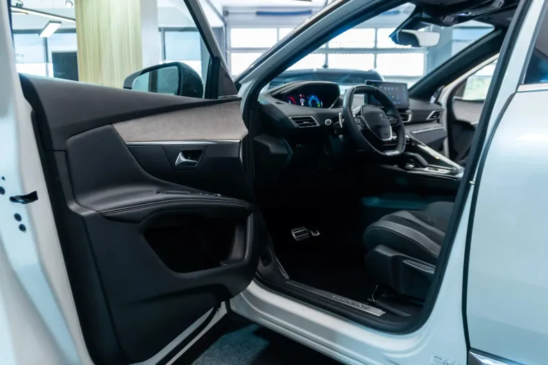 Peugeot 3008 din 2022 cu 38.179 km - oferta PEU190036 - foto 27