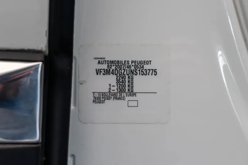 Peugeot 3008 din 2022 cu 38.179 km - oferta PEU190036 - foto 40