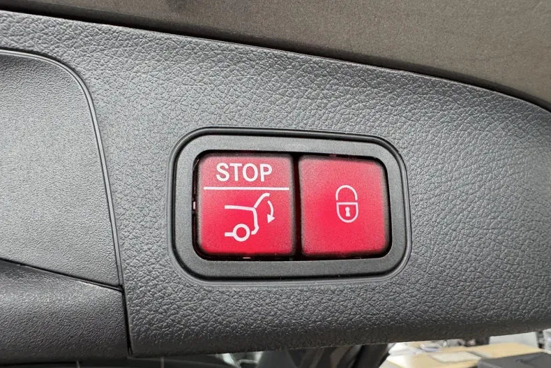 Mercedes-Benz GLA din 2025 cu 1.900 km - oferta MER190144 - foto 9