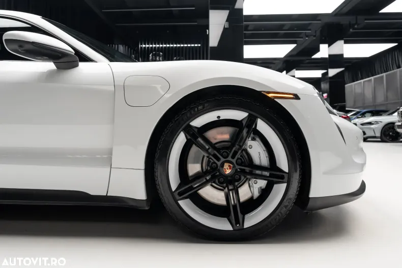 Porsche Taycan din 2021 cu 1.800 km - oferta POR190146 - foto 5