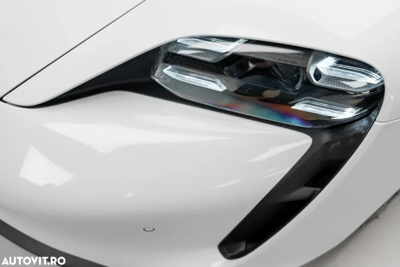 Porsche Taycan din 2021 cu 1.800 km - oferta POR190146 - foto 7