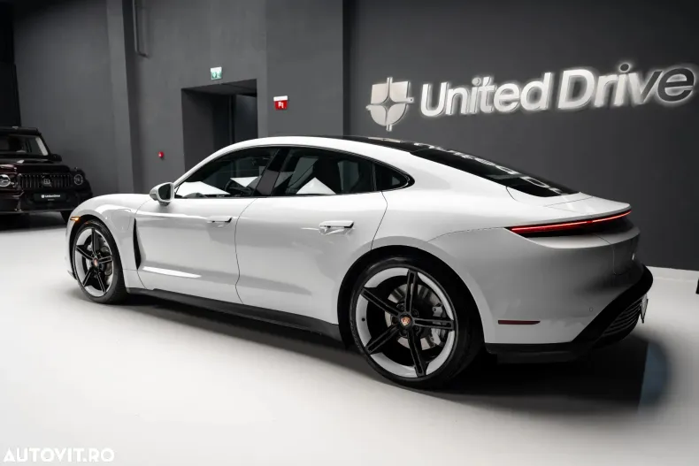 Porsche Taycan din 2021 cu 1.800 km - oferta POR190146 - foto 9