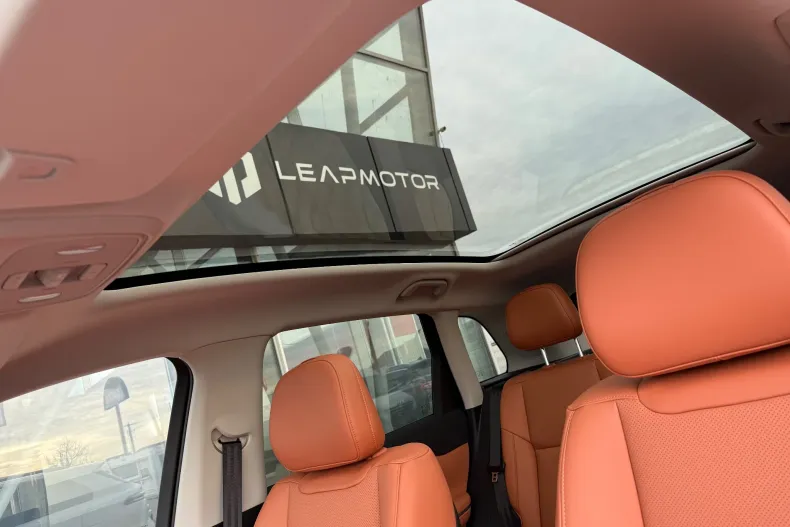 Leapmotor C10 din 2026 cu 2.500 km - oferta LEA190150 - foto 18
