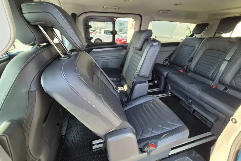 Ford Tourneo Custom din 2024 cu 8.000 km - oferta FOR190170 - foto 13