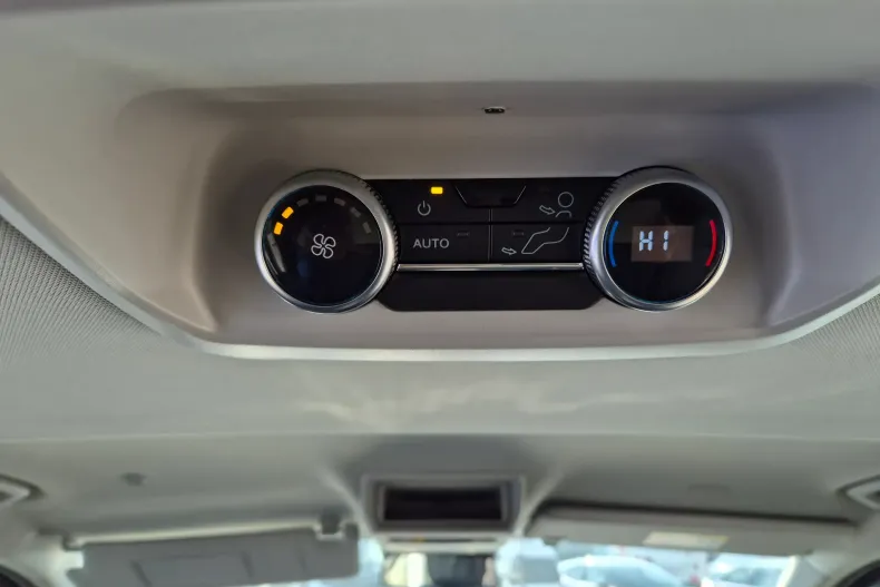 Ford Tourneo Custom din 2024 cu 8.000 km - oferta FOR190170 - foto 21