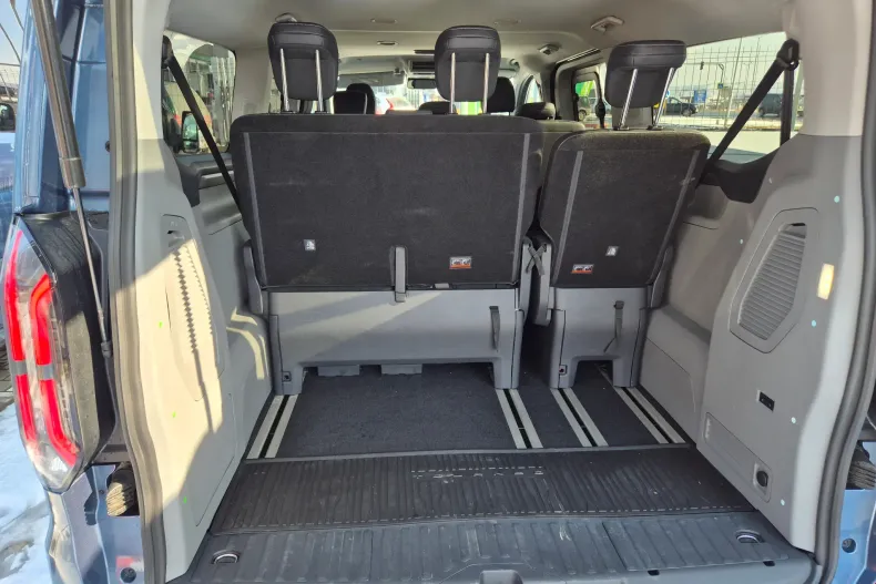 Ford Tourneo Custom din 2024 cu 8.000 km - oferta FOR190170 - foto 37