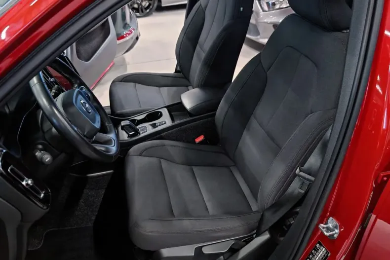 Volvo XC40 din 2021 cu 123.433 km - oferta VOL190172 - foto 8