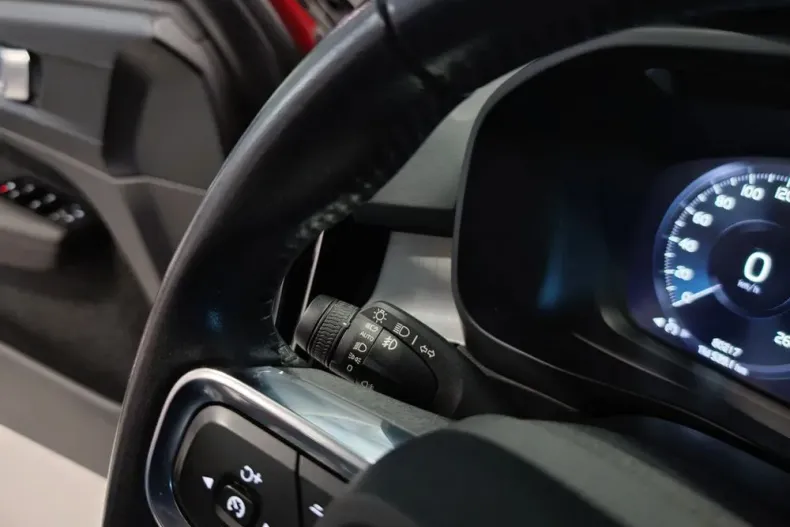 Volvo XC40 din 2021 cu 123.433 km - oferta VOL190172 - foto 11