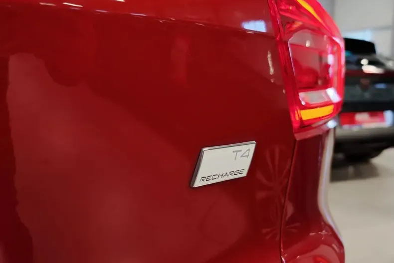 Volvo XC40 din 2021 cu 123.433 km - oferta VOL190172 - foto 18