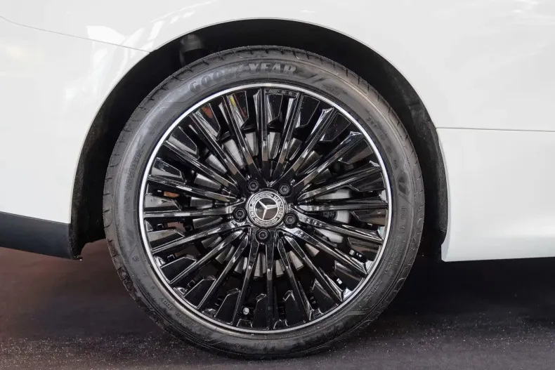 Mercedes-Benz CLE din 2025 cu 8.000 km - oferta MER190188 - foto 4