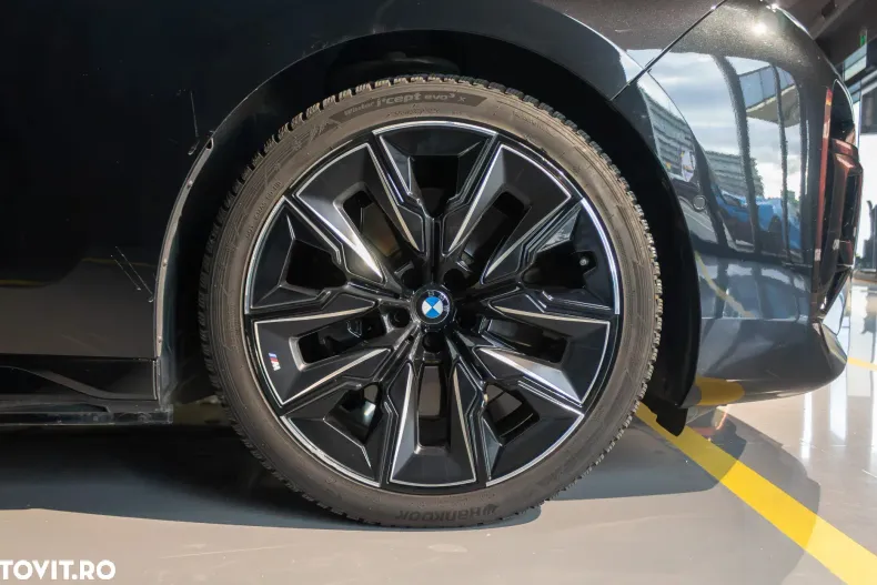 BMW Seria 7 din 2023 cu 68.150 km - oferta BMW190191 - foto 5