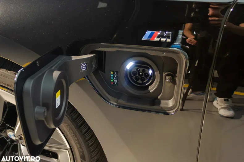 BMW Seria 7 din 2023 cu 68.150 km - oferta BMW190191 - foto 11