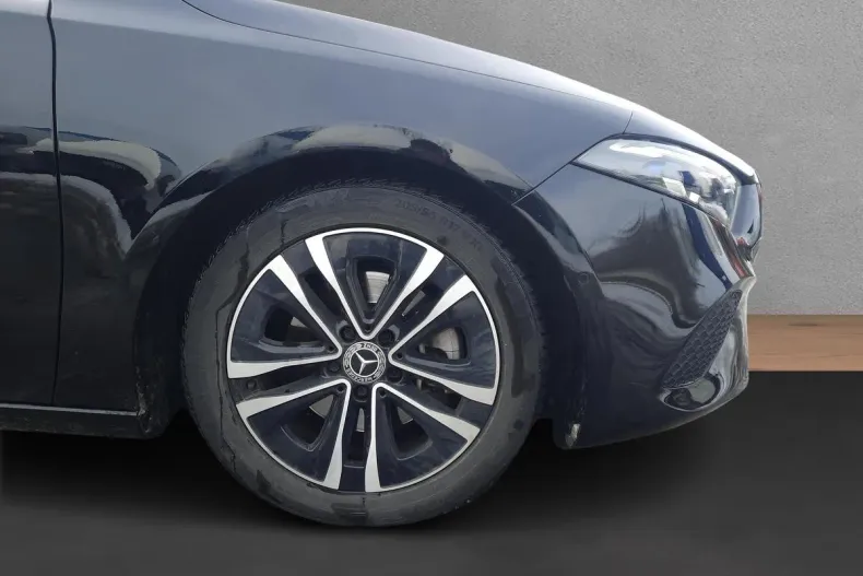 Mercedes-Benz A 200 (Clasa A) din 2024 cu 33.078 km - oferta MER190193 - foto 15