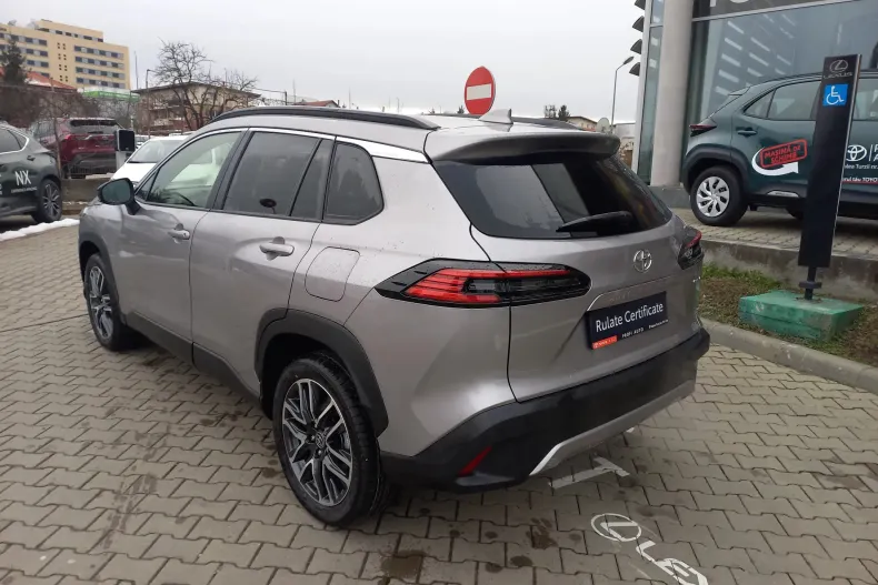 Toyota Corolla Cross din 2025 cu 2.710 km - oferta TOY190198 - foto 3