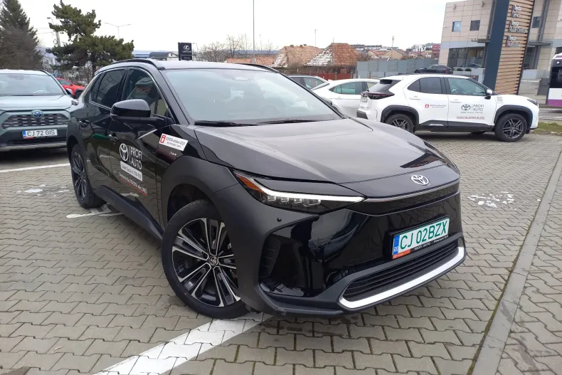 Toyota bZ4X din 2024 cu 8.385 km - oferta TOY190200 - foto 2