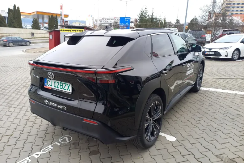 Toyota bZ4X din 2024 cu 8.385 km - oferta TOY190200 - foto 6