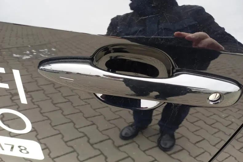 Toyota bZ4X din 2024 cu 8.385 km - oferta TOY190200 - foto 11