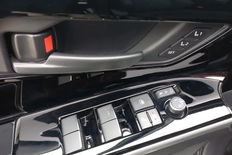 Toyota bZ4X din 2024 cu 8.385 km - oferta TOY190200 - foto 18