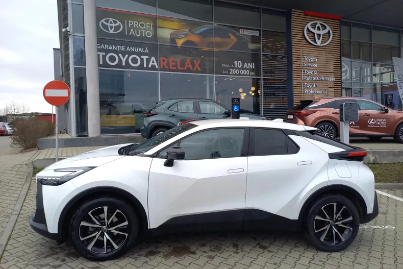 Toyota C-HR din 2025 cu 5.144 km - oferta TOY190201 - foto 3
