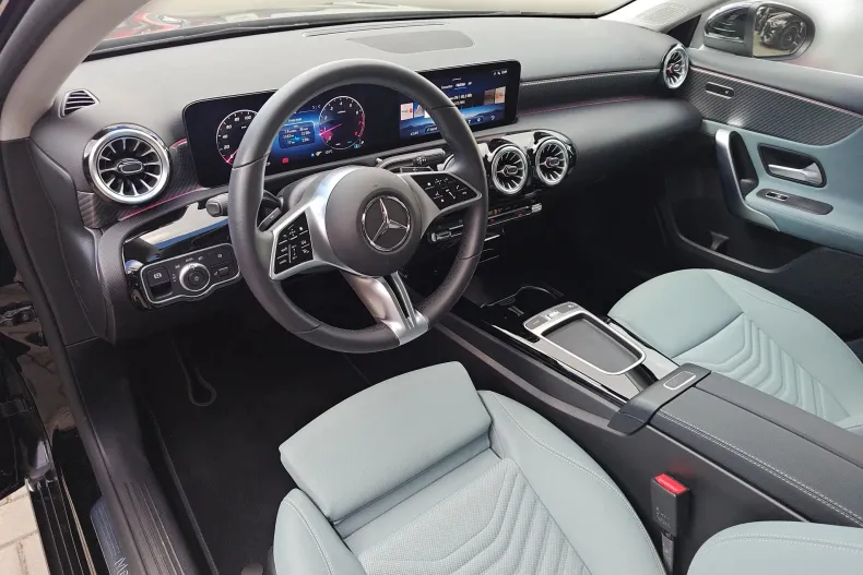 Mercedes-Benz A 220 (Clasa A) din 2024 cu 6.400 km - oferta MER190228 - foto 22