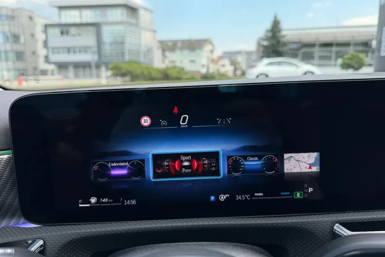 Mercedes-Benz A 220 (Clasa A) din 2024 cu 6.400 km - oferta MER190228 - foto 36