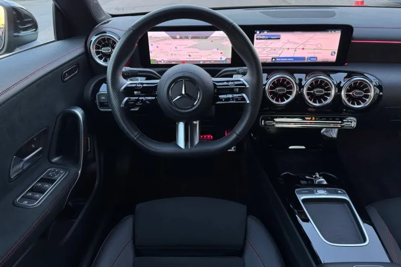 Mercedes-Benz CLA (Clasa CLA) din 2025 cu 14.000 km - oferta MER190232 - foto 7