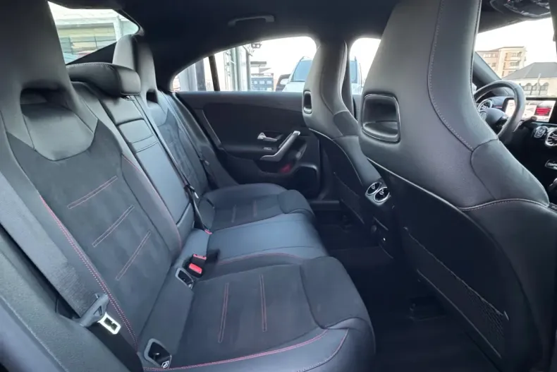 Mercedes-Benz CLA (Clasa CLA) din 2025 cu 14.000 km - oferta MER190232 - foto 9