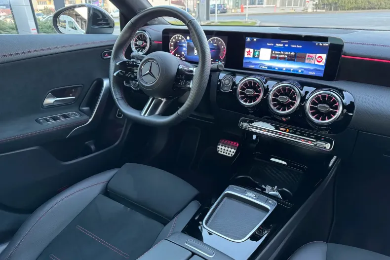 Mercedes-Benz CLA (Clasa CLA) din 2025 cu 14.000 km - oferta MER190232 - foto 11