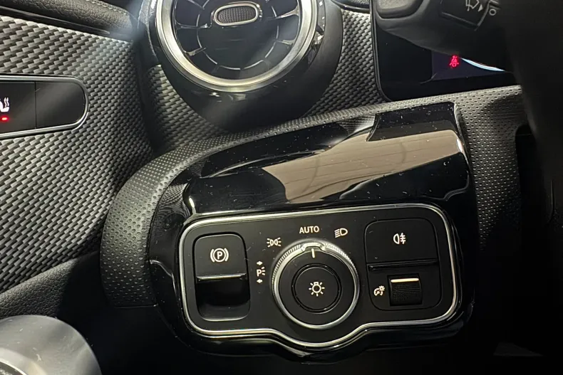 Mercedes-Benz CLA (Clasa CLA) din 2021 cu 176.598 km - oferta MER190237 - foto 34