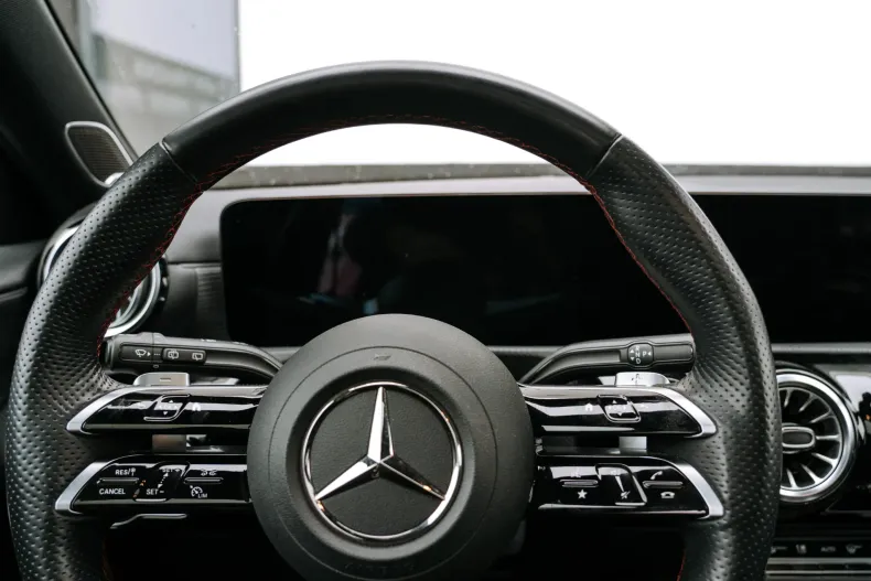 Mercedes-Benz A 250 (Clasa A) din 2023 cu 35.703 km - oferta MER190362 - foto 11