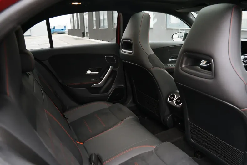 Mercedes-Benz A 250 (Clasa A) din 2023 cu 35.703 km - oferta MER190362 - foto 15